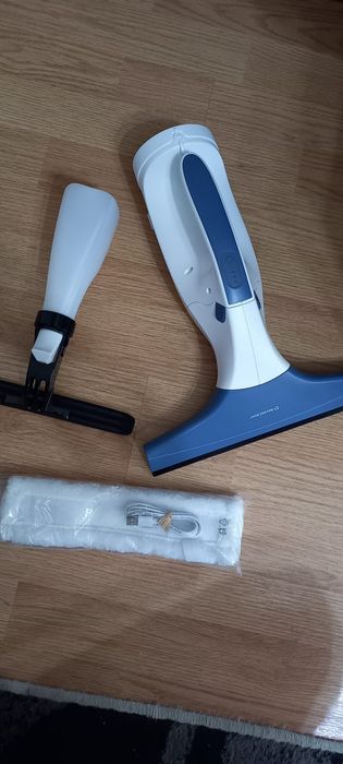 Aspirator Geamuri cu acumulator, nou