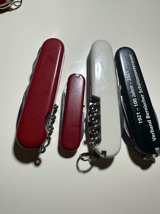 4 buc. Victorinox si Wenger
