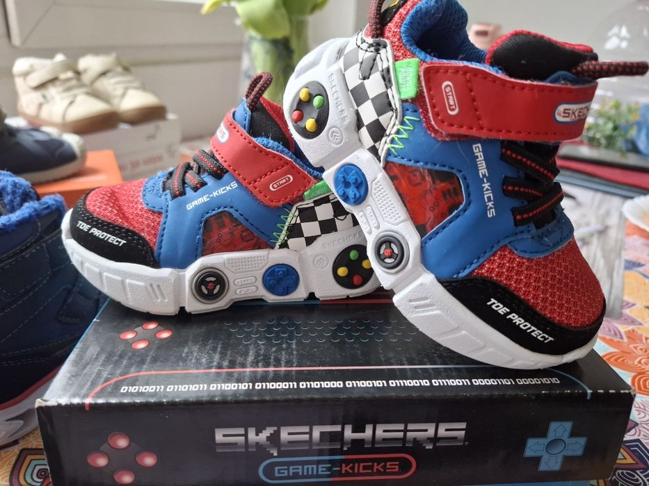 Skechers обувки за момче , размер 21