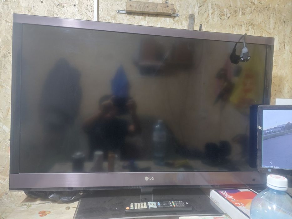 Продам телевизор LG