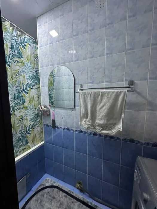 Продаётся квартира Юнусабад11 4 ком 1 этаж чистим ремонтом  не торец