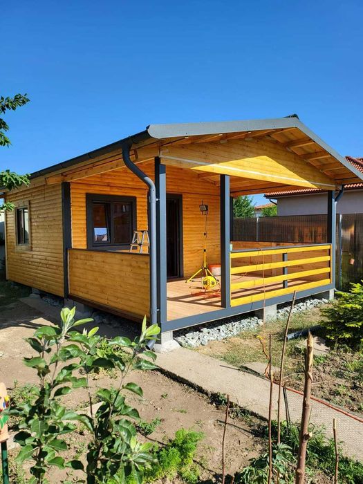 Casa Modulara, Garaje Auto, Containere stil birou din structura metalica si panou sandwich termoizolant