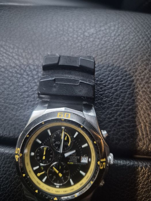 Трое часов всё вместе