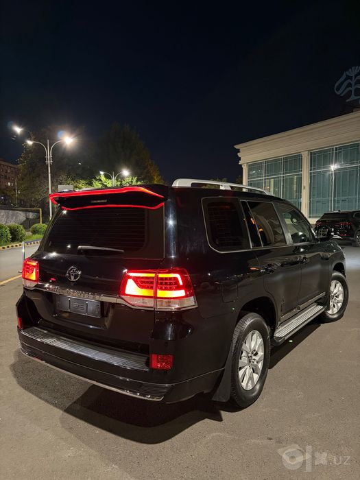 Toyota Land Cruiser 200