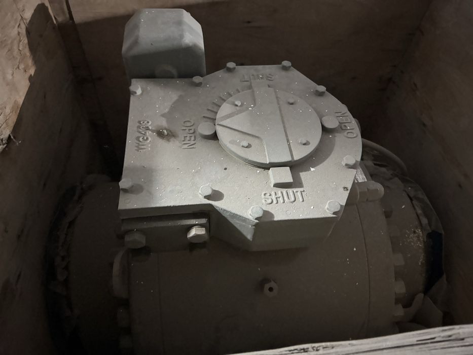 Sharavoy zadvishla (trunnionli sharli klapan (trunnion ball valve))