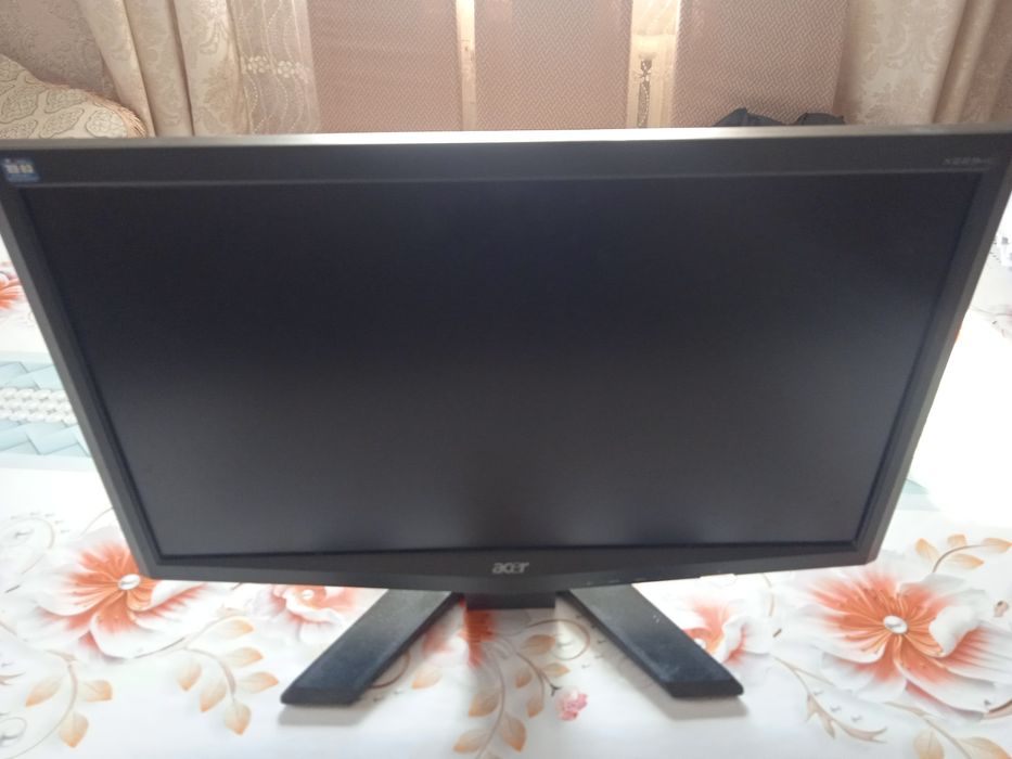 Монитор Аcer в хорошем состоянии 2010 года