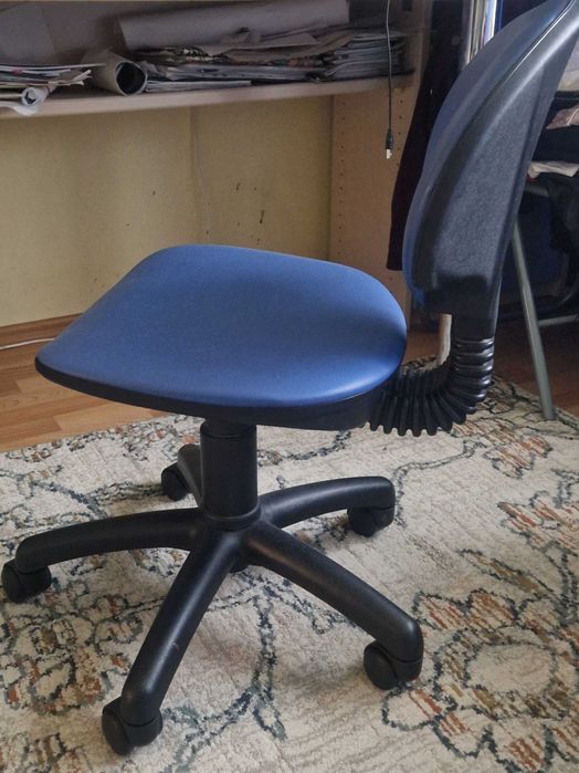 Vand set complet de mobilier pentru camera copilului