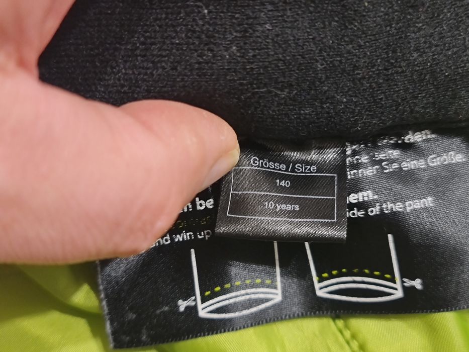 Pantaloni de schi, pentru zapada mar.140, 10ani