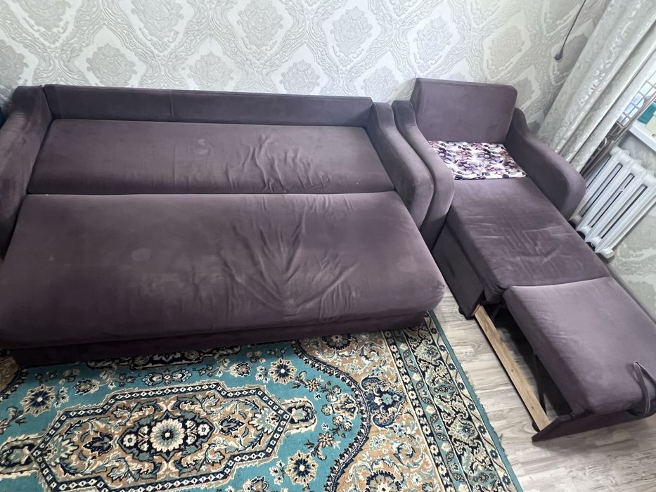 Диван и детская кровать