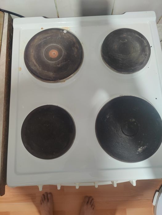 Продам электроплиту