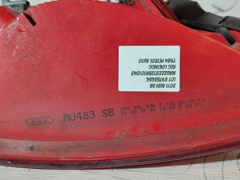 Stop aripă spate dreaptă Hatchback Audi A5 Sportback 8TA 2011 2.0 B Cod OEM: 8T8945096D (5G3)