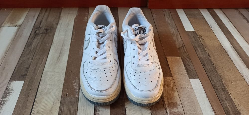 Nike Air Force 1 LV8