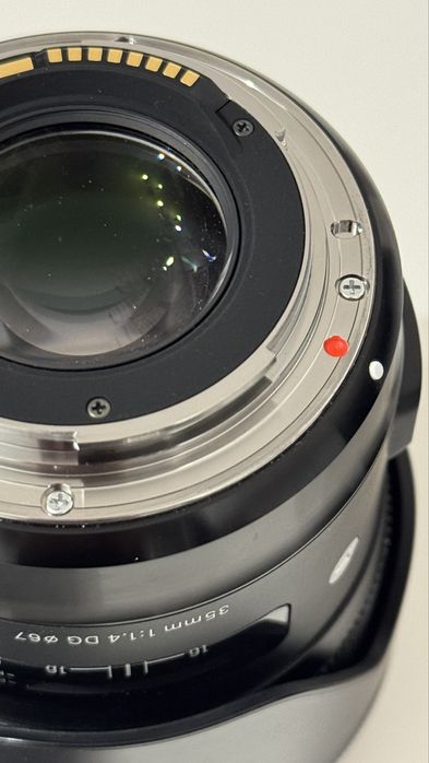 Объектив Sigma 35 art 1.4d