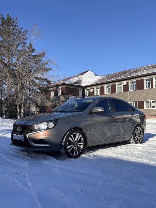 Продам веста 2017 год!