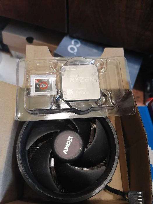 Процесор AMD Ryzen 3