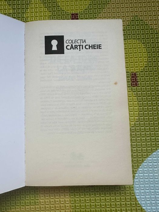 Diferite carti non-fictiune/ fictiune