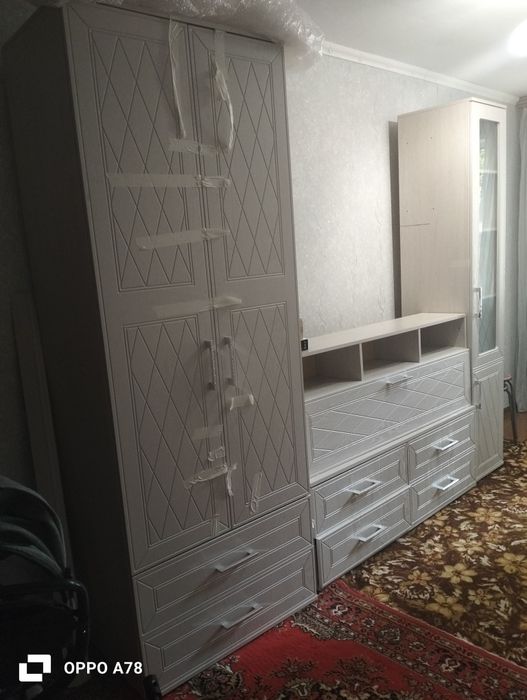 Стенка, бежевый цвет