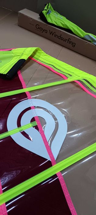 Платно и мачта Уиндсърф