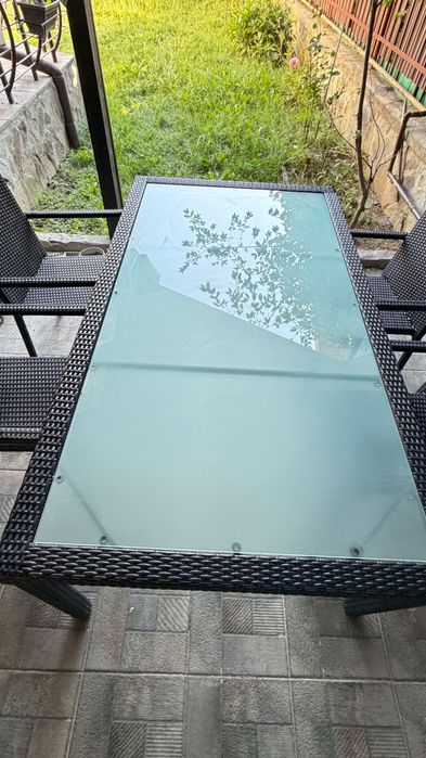 Set masa cu scaune ratan