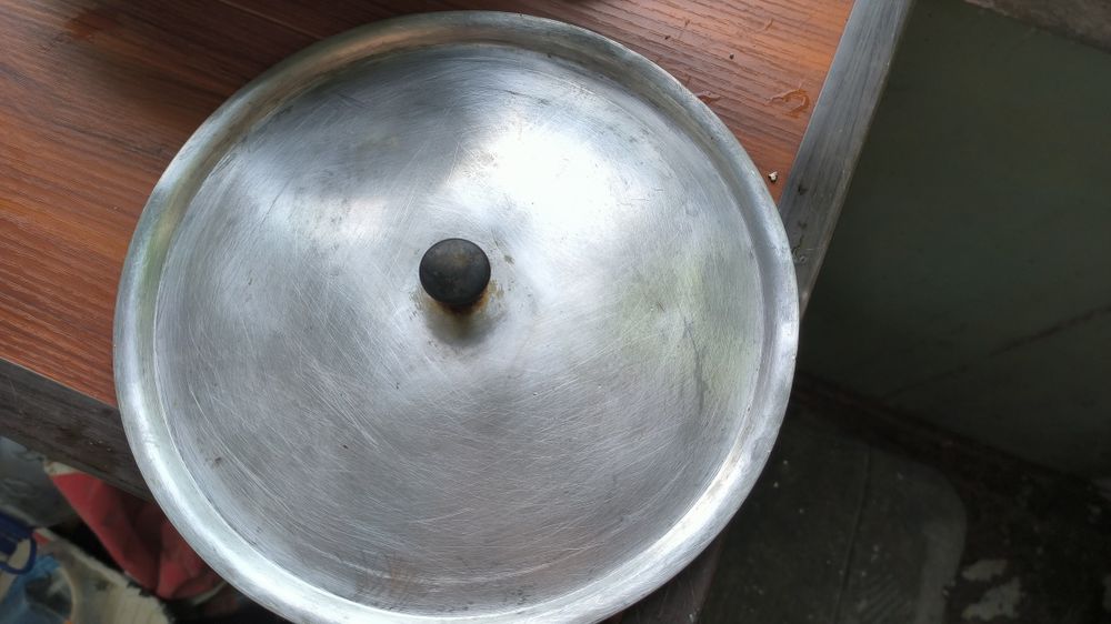 Алюминиевая кастрюля