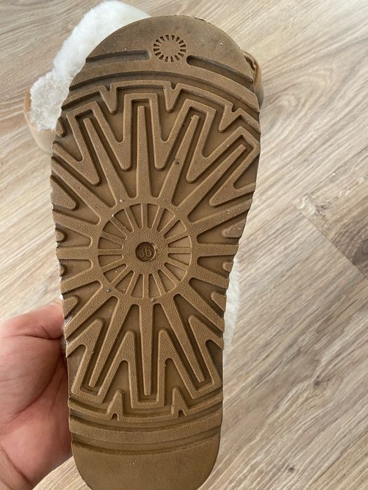 Отдам даром обувь