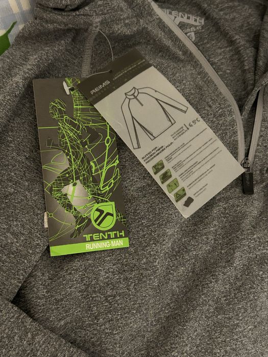 Bluza Tenth run cu guler