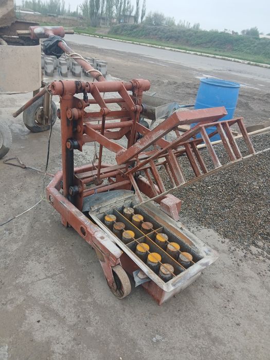 Шлака блок станоклари сотилади ишлаб турган жоеида размири 38/18