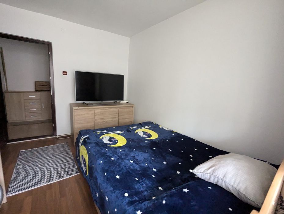 Închiriez apartament cu două camere parter în regim hotelier