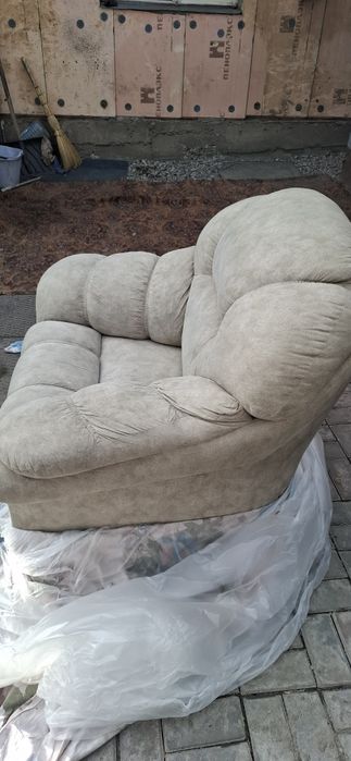 Кресло кожаное серый