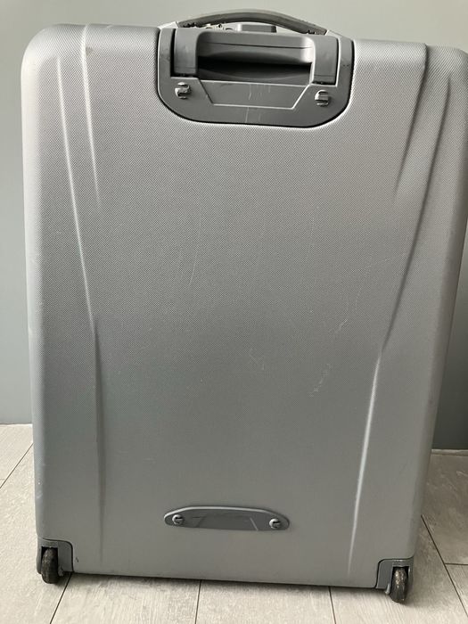 Куфари. Revelation и Carlton