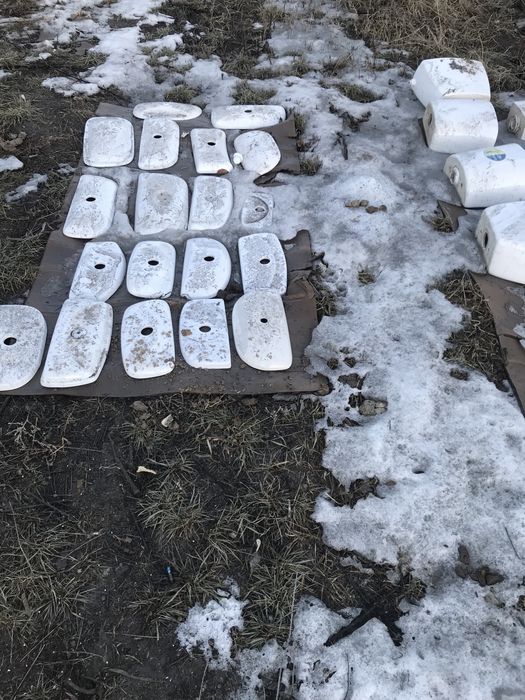 Крышки разные 3000т балон 15т конвект пара10т ввк 5555т сап нов 3т нос