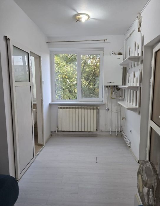 INCHIRIEZ Garsoniera zona Piata Nicolina