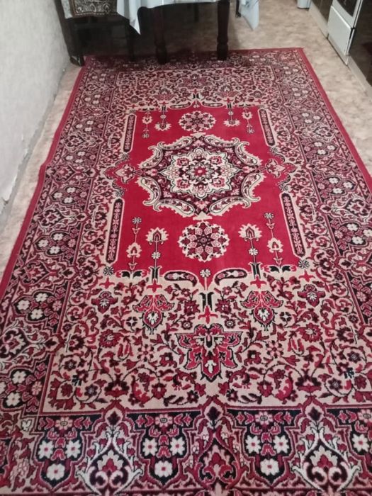 Продам ковры 2шт