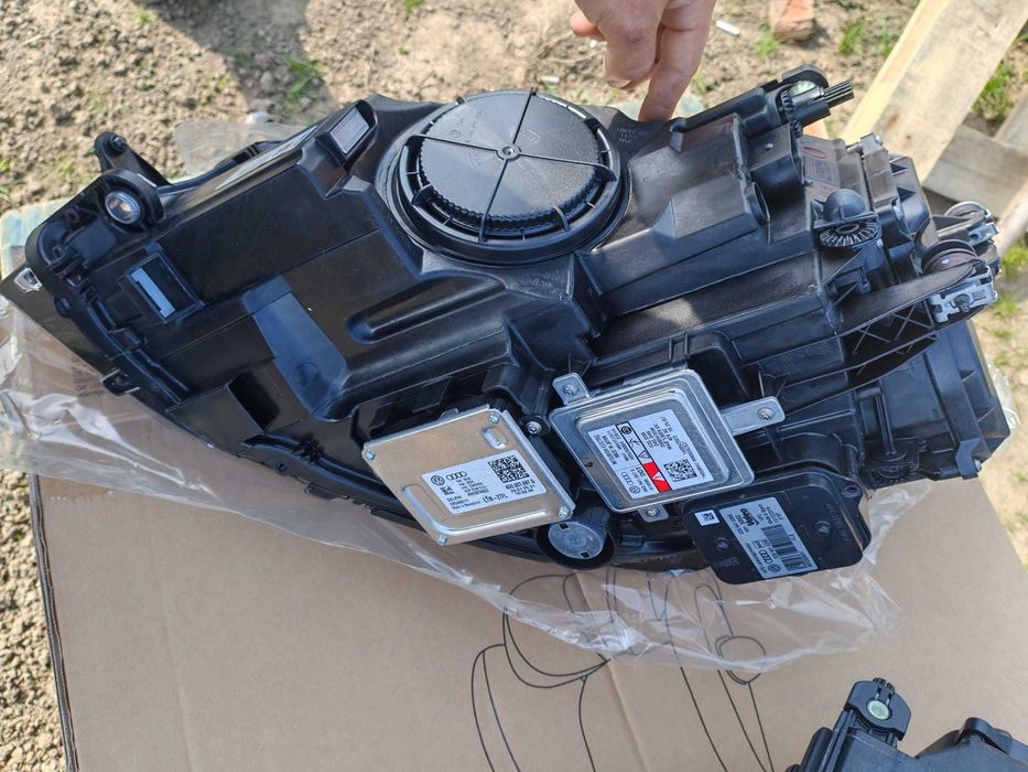 Faruri VALEO NOI ( EUROPA) FULL echipate 044930,D3S, H7, Bi-Xenon, LED