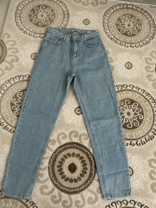 Дънки на Stradivarius и Н&М