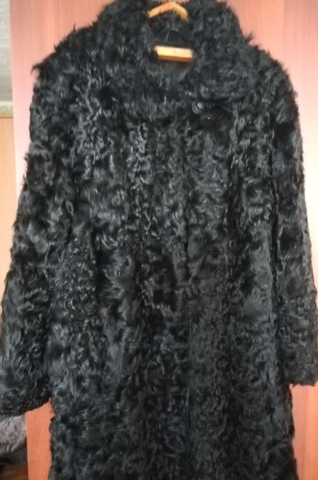 Продам шубу. Из козлика.