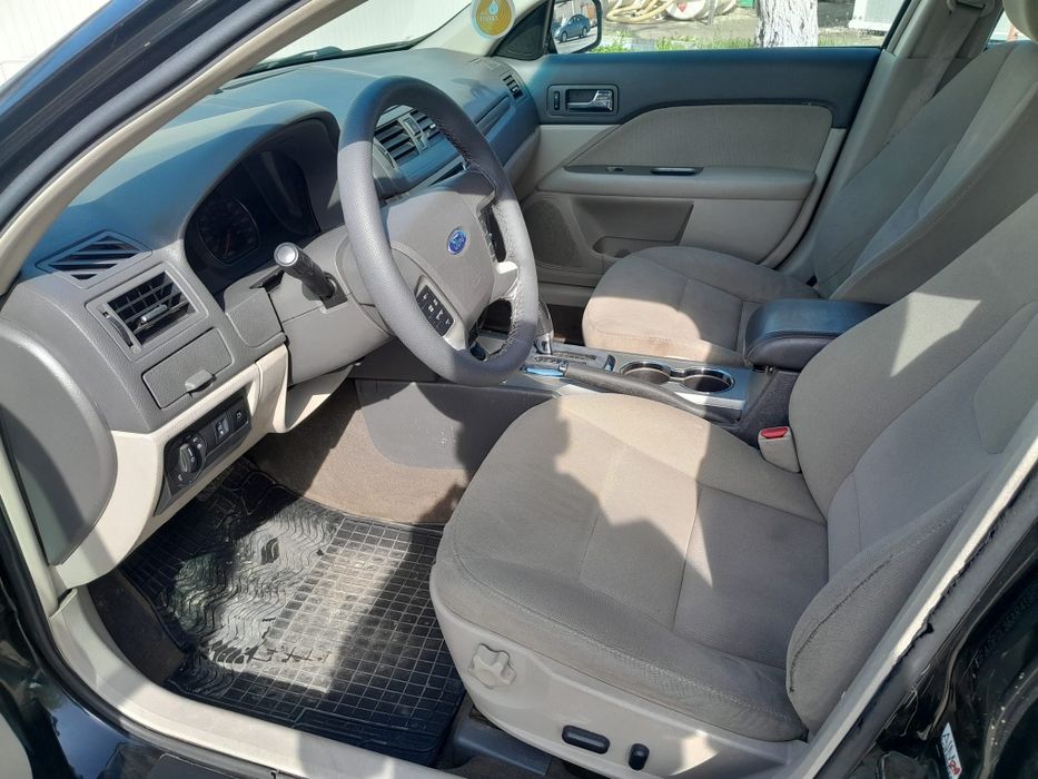 Ford Fusion Hybrid model foarte rar