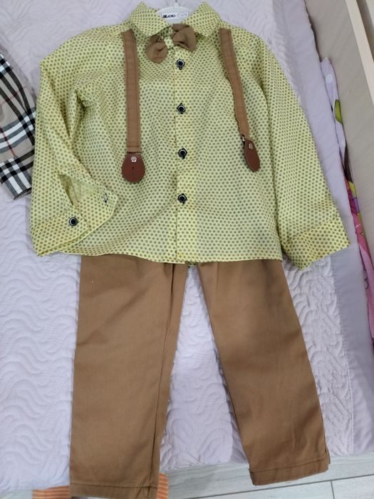 Продам  детские костюмы на малиьчика
