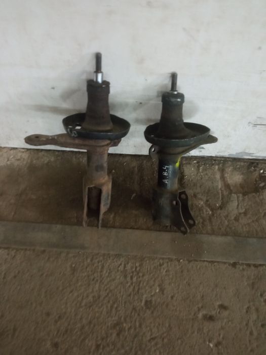 Продам стоики на Ауди В4