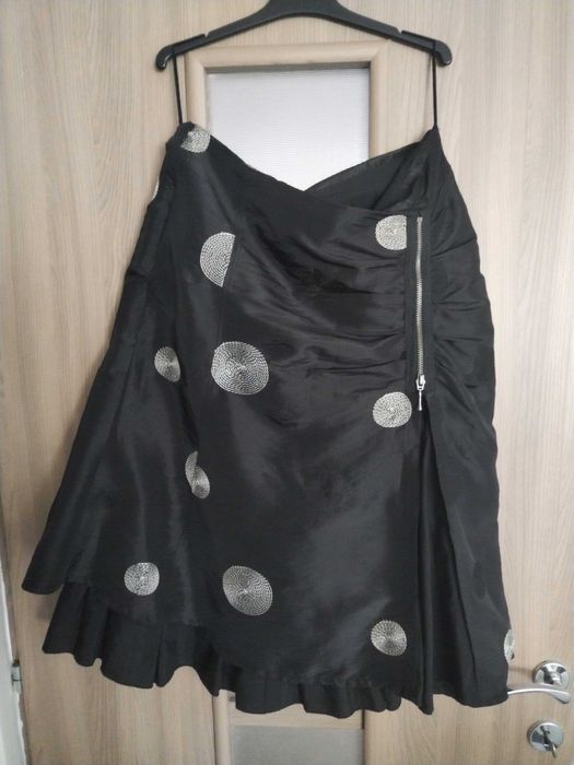 vand bluza alba de dantela si fusta neagra, mar. 42