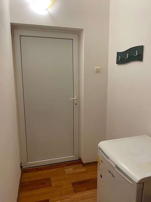 Proprietar, inchiriez garsoniera pe Calea Martirilor