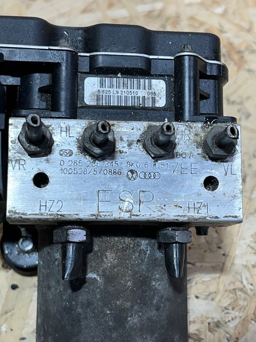 Pompă ABS Audi A5 2010 2.0 L cod: 8K0 907 379 BG