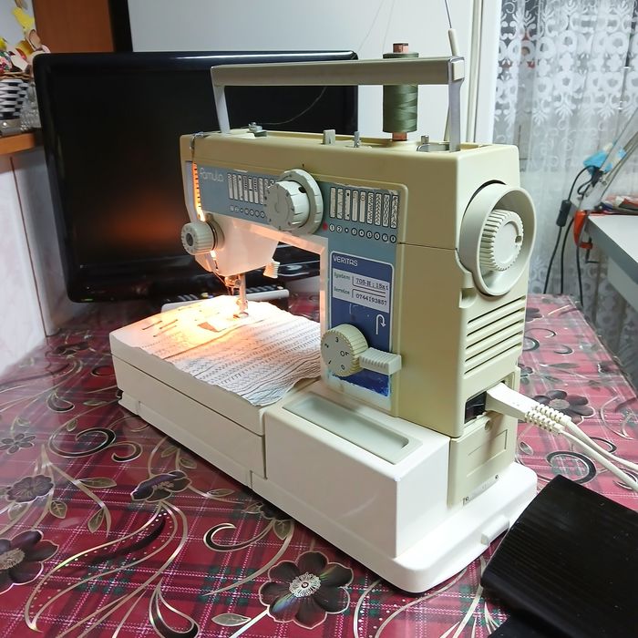 Masina de cusut  VERITAS cu graifar industrial si multiple operatii