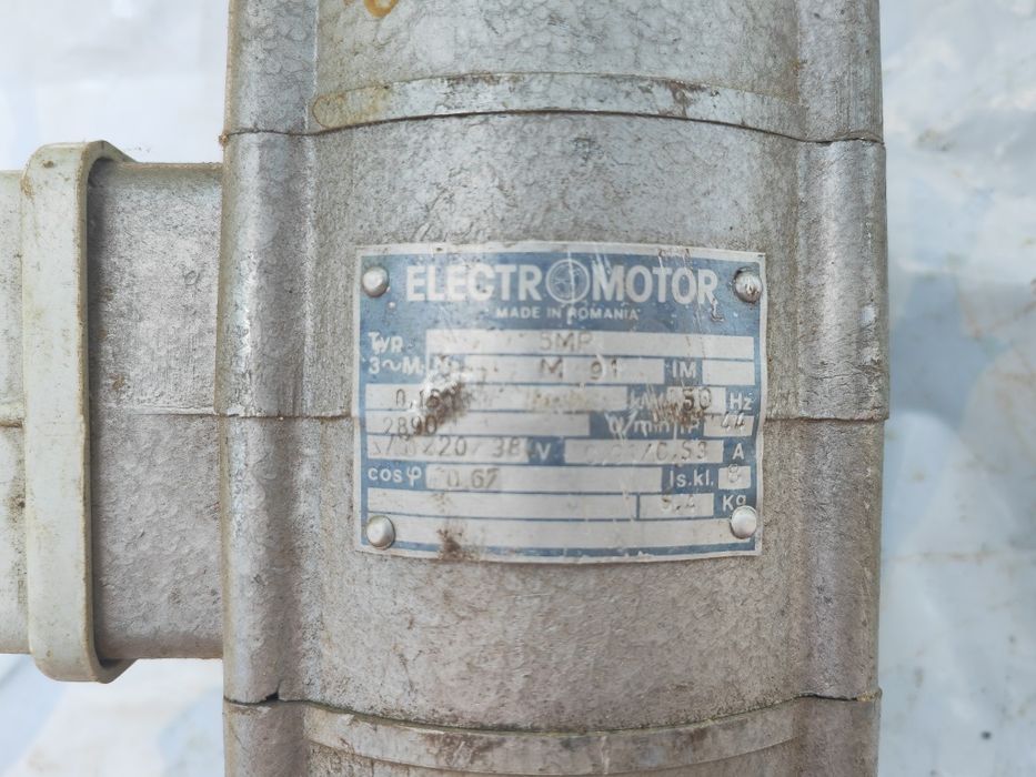 Motor pompa apa Strung