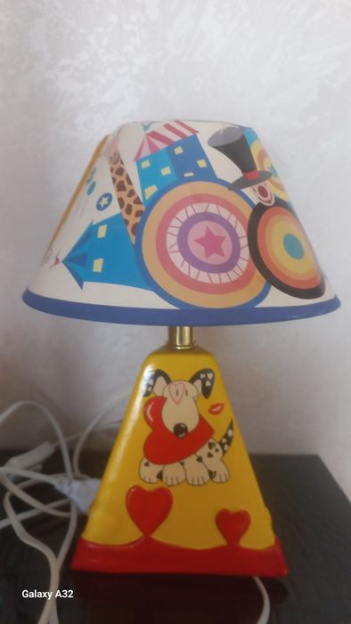 Настольная лампа