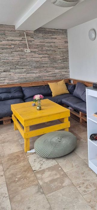 Vand set canapele din paleti