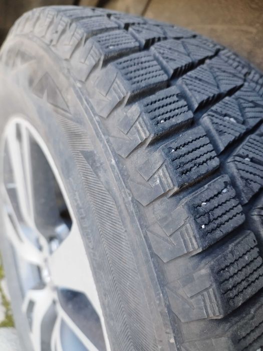 Зимни Гуми Bridgestone blizzak dm-v2 225/65/R17