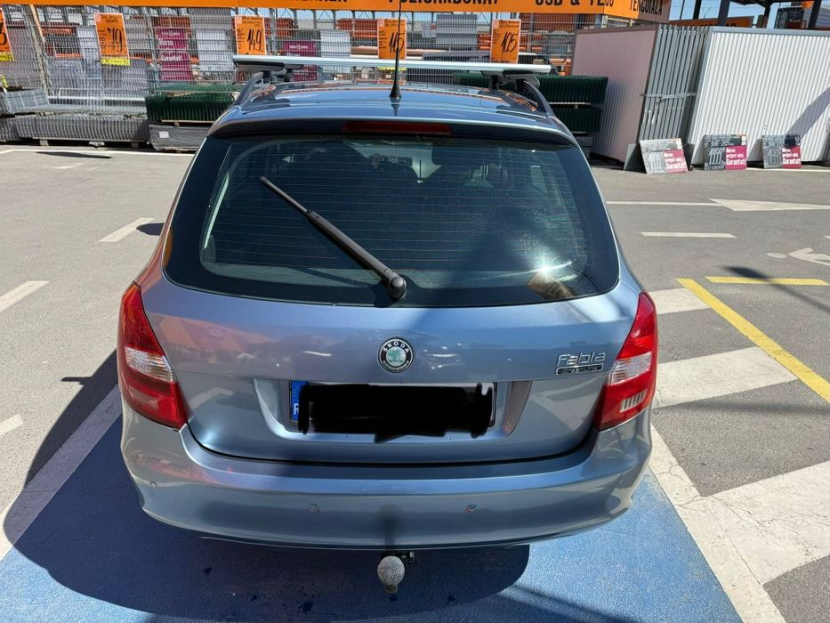 Vând SKODA FABIA COMBI 2011,  MOTOR 1.2 BENZINĂ  Al doilea proprietar celălalt din Germania adusă în România in 2021 ITP VALABIL DECEMBRIE