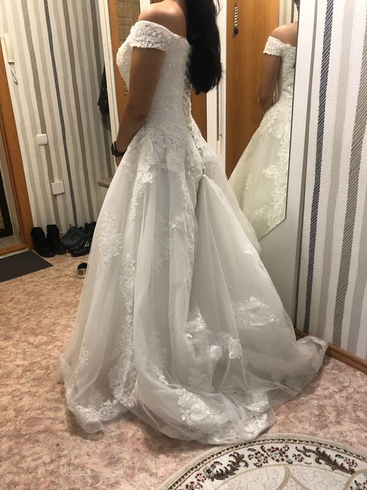 Свадебное платье