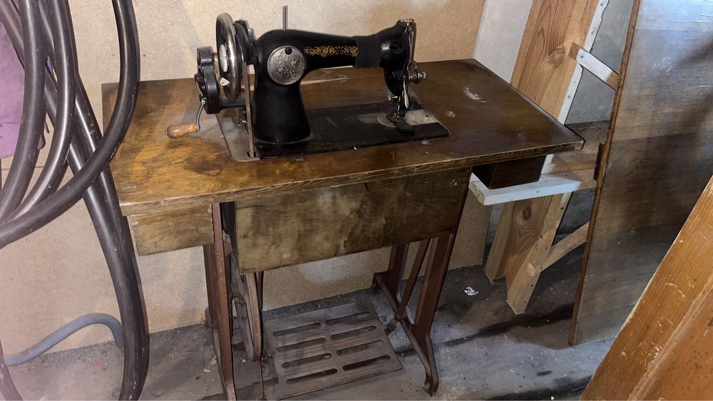 Швейная машина